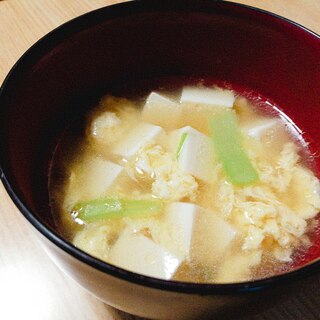 豆腐と大根葉と卵のスープ